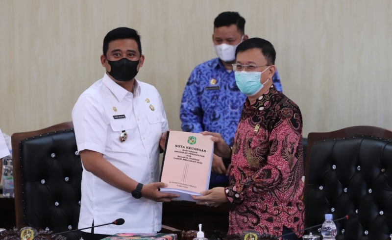 Walikota Medan Sampaikan R-APBD 2022 Rp. 6,37 Triliun Walikota Medan Sampaikan R-APBD 2022 Rp. 6,37 Triliun