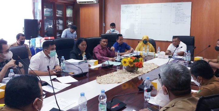 Komisi II Usul Bantuan Seragam SD Ditambah dan Tepat Sasaran