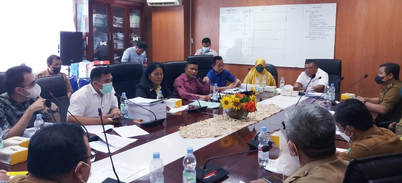 Komisi II Usul Bantuan Seragam SD Ditambah dan Tepat Sasaran Komisi II Usul Bantuan Seragam SD Ditambah dan Tepat Sasaran