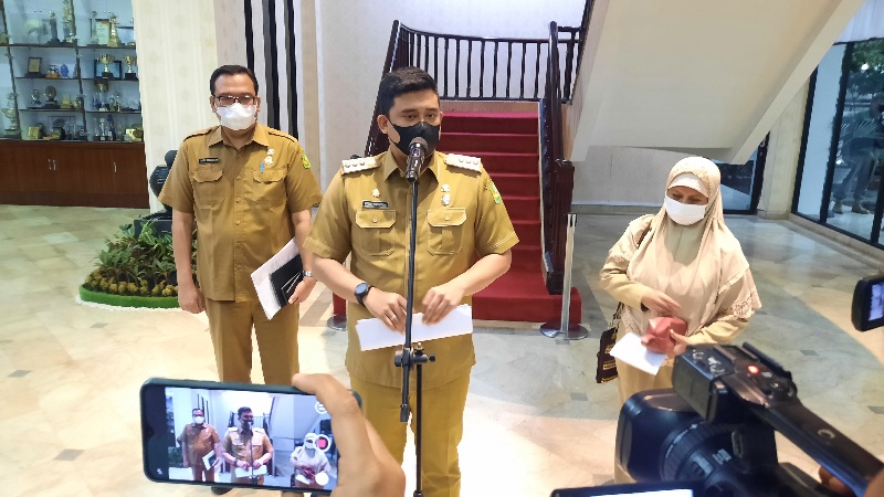 Medan Kembali PPKM Level 3, Bobby: Lebih Enak Pakai Masker Ketimbang Pakai Tabung Oksigen Medan Kembali PPKM Level 3, Bobby: Lebih Enak Pakai Masker Ketimbang Pakai Tabung Oksigen