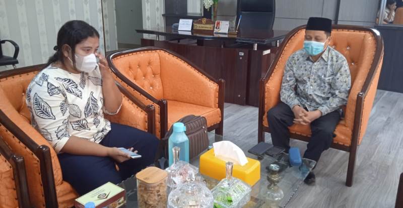 Gajinya Tak Sesuai Laporan Dana BOS, Guru SDN Ngadu ke Pimpinan DPRD Medan Gajinya Tak Sesuai Laporan Dana BOS, Guru SDN Ngadu ke Pimpinan DPRD Medan