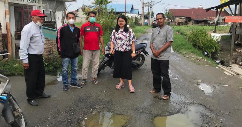 Margaret MS Tinjau Pemukiman Kumuh Banjir di Pasar 3 Barat Medan Marelan Margaret MS Tinjau Pemukiman Kumuh Banjir di Pasar 3 Barat Medan Marelan