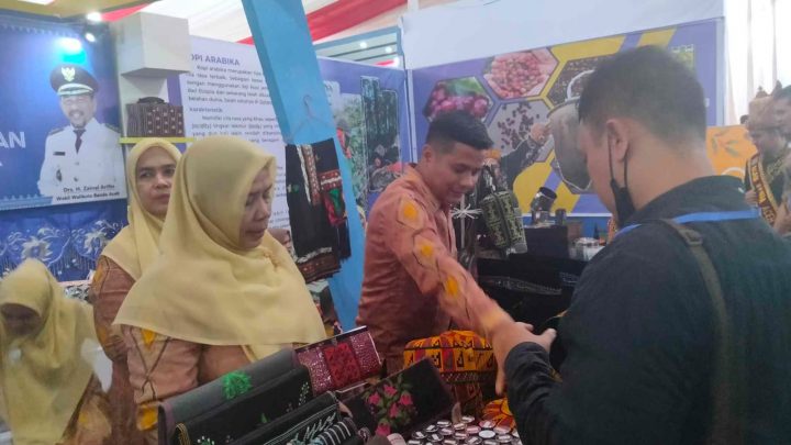 Warga Medan Ramai Berkunjung di Pameran Kuliner dan UMKM Raker Komwil APEKSI