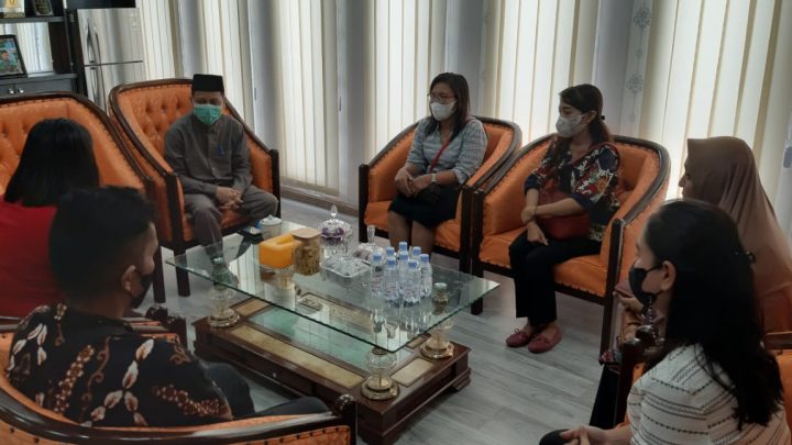 Diberhentikan Sepihak, Guru Honor SD Ngadu Ke Pimpinan DPRD Medan