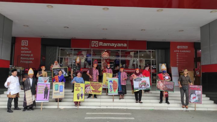 Lurah Babura Beserta Jajaran Sosialisasikan Kebersihan Kepada Masyarakat