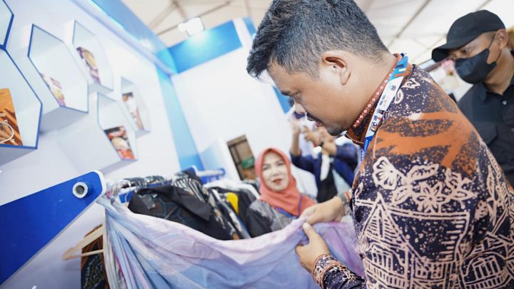 Bobby Nasution Borong Produk UMKM di Indonesia City Expo APEKSI Padang