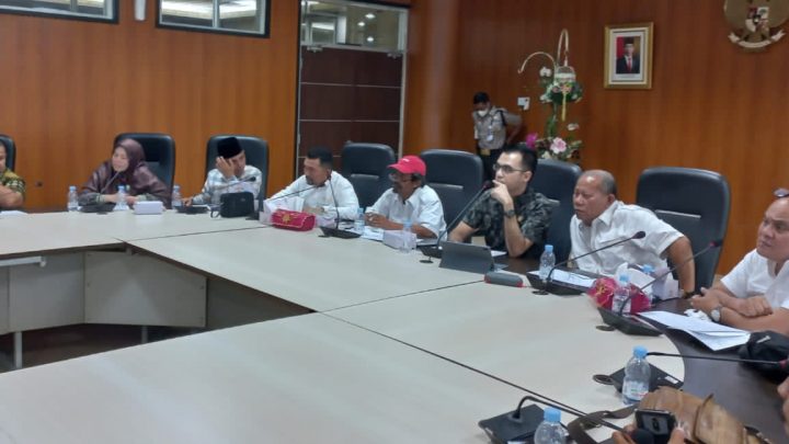 Biaya Kontribusi Penyediaan Fasilitas Kios di Pasar Aksara Turun 15 Persen