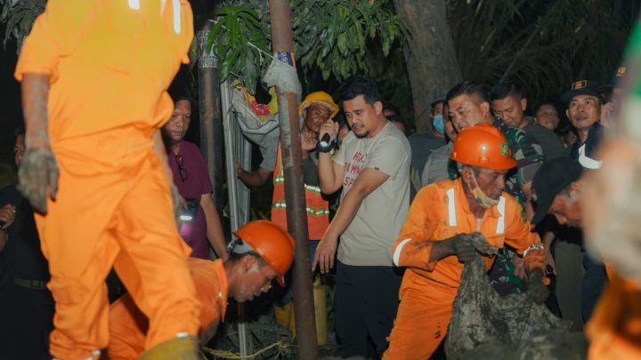 Bobby Nasution Tinjau Pemasangan Tanggul Sementara di Taman Maharani