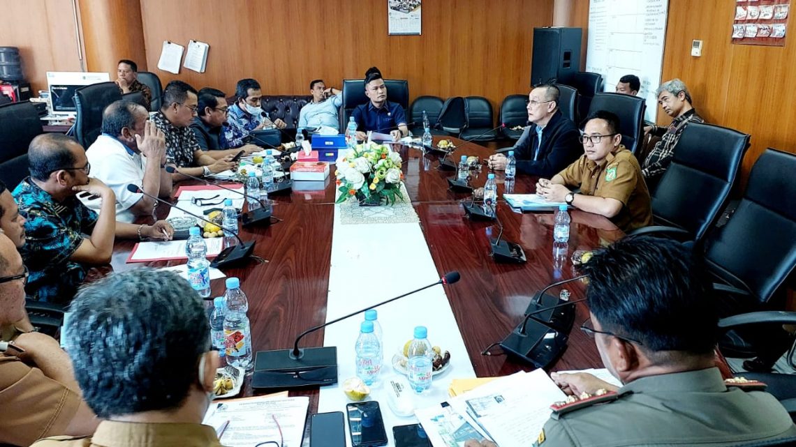 Komisi IV Minta Satpol PP Bongkar Bangunan Cafe De Natural di Marelan Komisi IV Minta Satpol PP Bongkar Bangunan Cafe De Natural di Marelan
