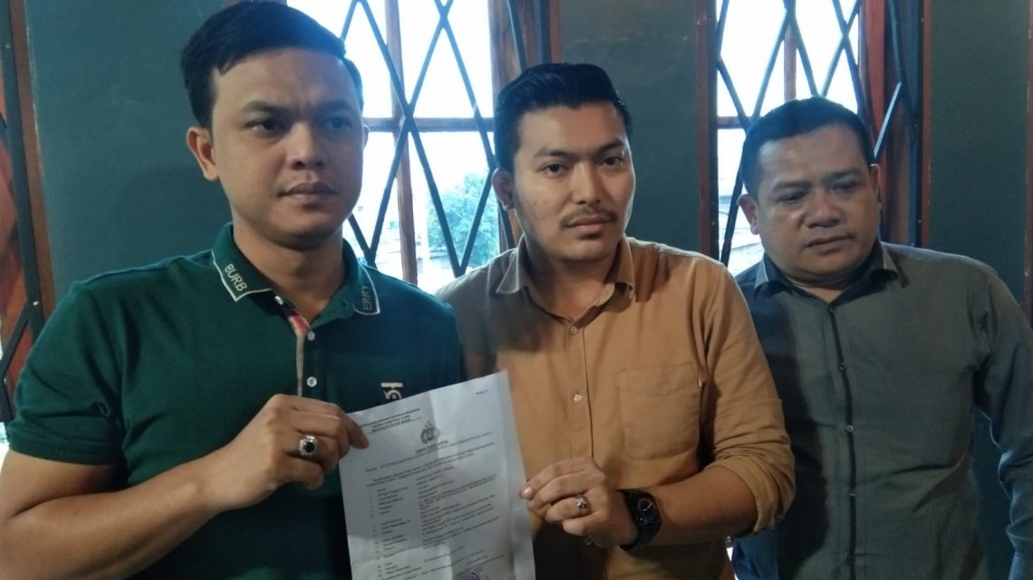 Dua Anggota DPRD Medan Bantah Pukul Warga Di Tempat Hiburan Dua Anggota DPRD Medan Bantah Pukul Warga Di Tempat Hiburan