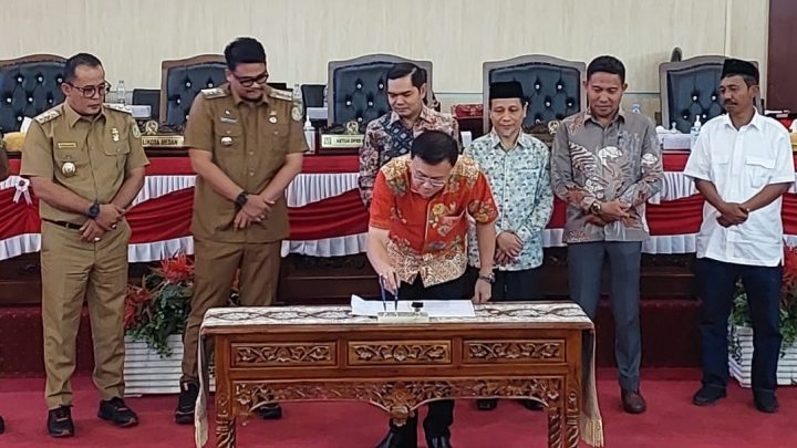 DPRD-Pemko Medan Setujui Perda Penetapan Zonasi PKL 
