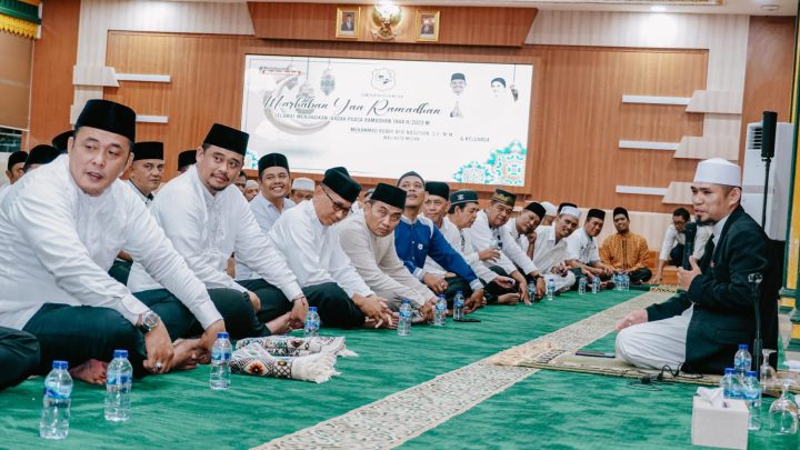 Bobby Nasution Bersama Jajaran Kecamatan Medan Maimun Salat Tarawih Berjamaah Di Malam Ketujuh Ramadan