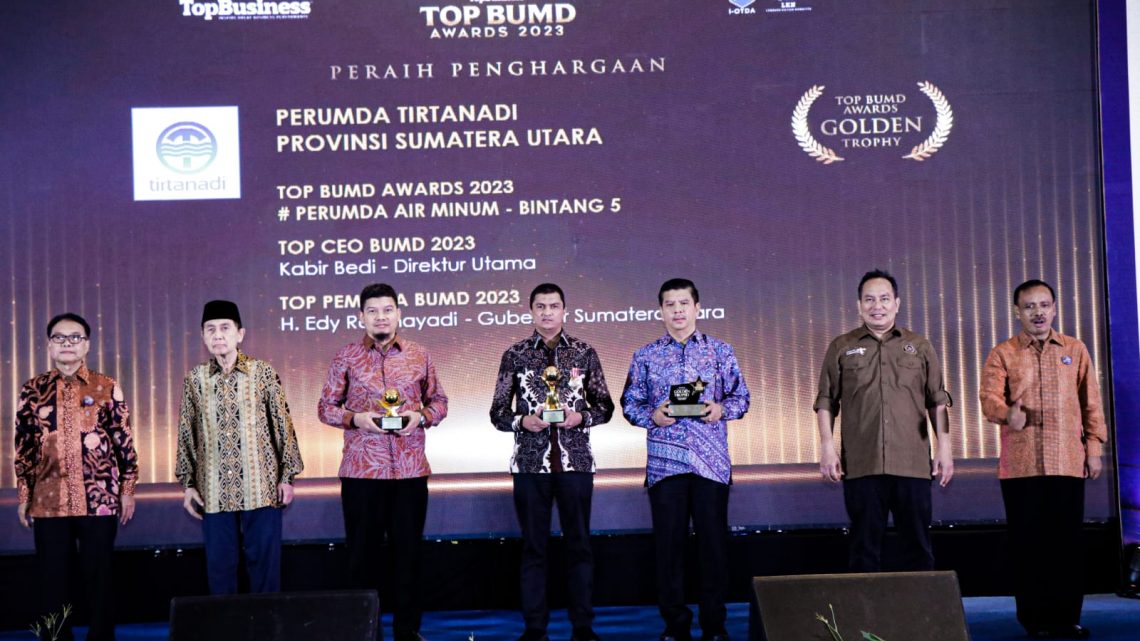Gubsu Raih Top Pembina Perumda Tirtanadi Raih Bintang 5 Top BUMD Award 2023 Gubsu Raih Top Pembina Perumda Tirtanadi Raih Bintang 5 Top BUMD Award 2023