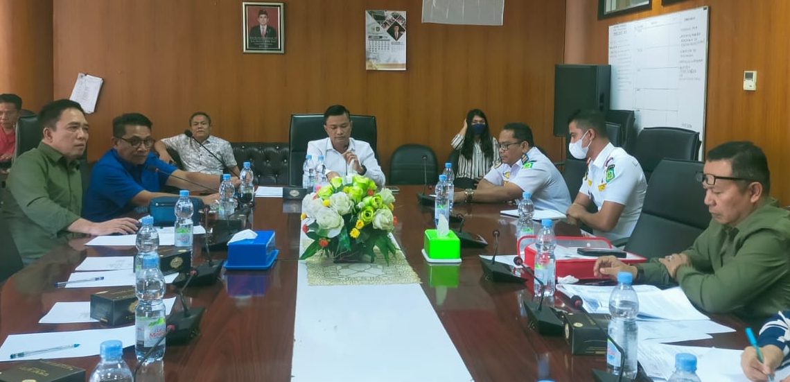 Komisi IV Minta Dishub Selesaikan Persoalan Parkir di Asia Mega Mas Komisi IV Minta Dishub Selesaikan Persoalan Parkir di Asia Mega Mas