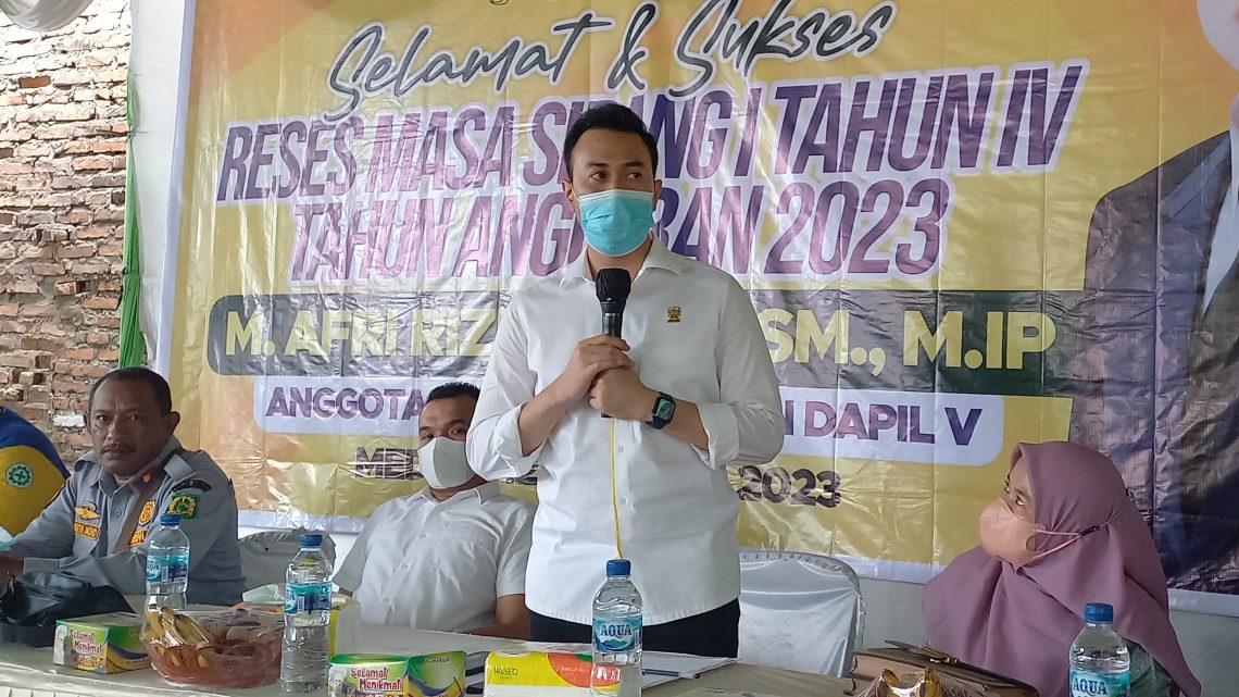 Warga Sari Rejo Keluhkan Minimnya Lampu Jalan Warga Sari Rejo Keluhkan Minimnya Lampu Jalan