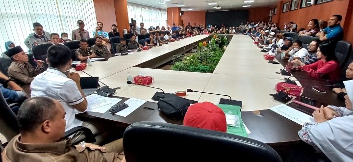 Komisi III Minta Kepolisian Hentikan Penangkapan Pakaian Bekas Import