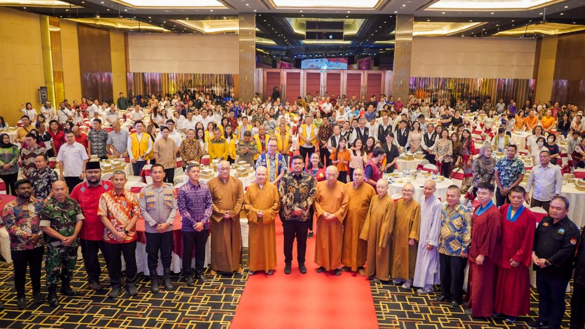 Bobby Nasution Ajak Umat Buddha Senantiasa Tanam Kebaikan Bobby Nasution Ajak Umat Buddha Senantiasa Tanam Kebaikan