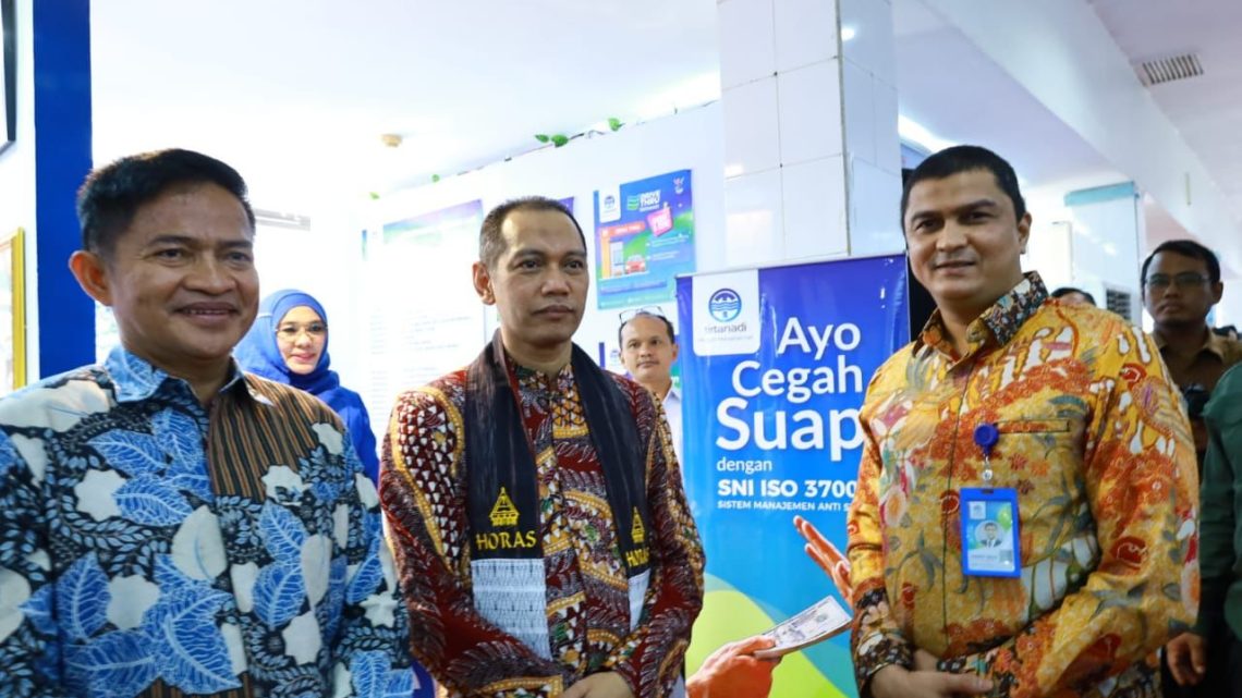 Wakil Ketua KPK Sambut Baik Dirut Perumda Tirtanadi Laksanakan Program SMAP Wakil Ketua KPK Sambut Baik Dirut Perumda Tirtanadi Laksanakan Program SMAP