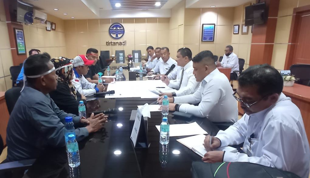 Warga Belawan Apresiasi Dirut Perumda Tirtanadi Tuntaskan Masalah Warga Belawan Apresiasi Dirut Perumda Tirtanadi Tuntaskan Masalah