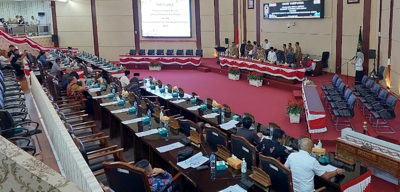 Banyak Anggota DPRD Medan Tidak Hadiri Rapat Paripurna Banyak Anggota DPRD Medan Tidak Hadiri Rapat Paripurna