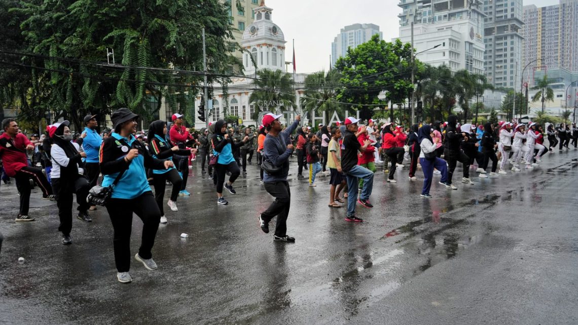 CFD Medan Dimeriahkan Dengan Lomba Senam Hajar Serangan Fajar CFD Medan Dimeriahkan Dengan Lomba Senam Hajar Serangan Fajar