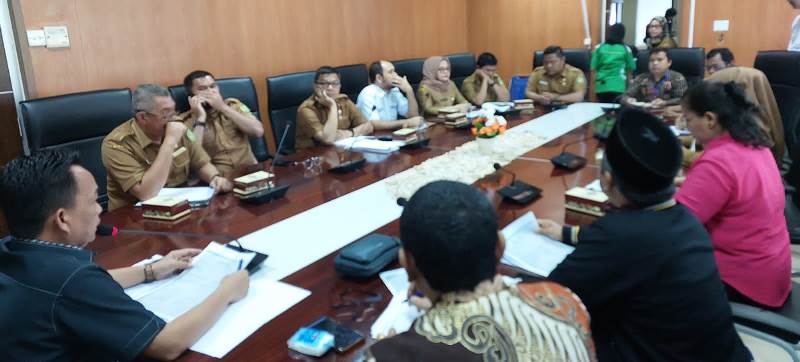 Komisi II Minta Disdik Harus Tegas Evaluasi Jabatan Kepsek dan Guru di SMPN 15 Medan Komisi II Minta Disdik Harus Tegas Evaluasi Jabatan Kepsek dan Guru di SMPN 15 Medan