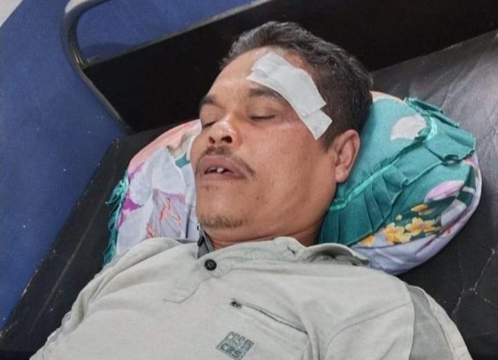 Saksi Prabowo – Gibran Digebukin Pasca Hitung Ulang di Tapanuli Tengah Saksi Prabowo – Gibran Digebukin Pasca Hitung Ulang di Tapanuli Tengah