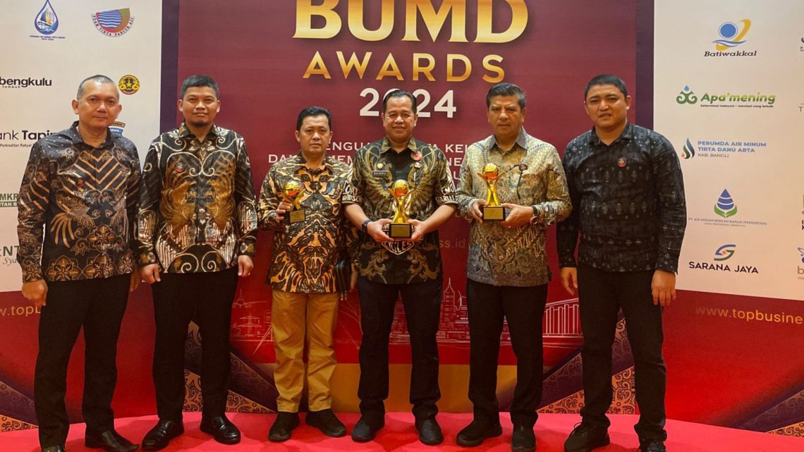 Pj Gubsu Raih TOP Pembina, BUMD Perumda Tirtanadi Raih TOP BUMD Awards 2024 Pj Gubsu Raih TOP Pembina, BUMD Perumda Tirtanadi Raih TOP BUMD Awards 2024