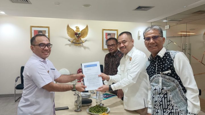 Ketua PWI Sumut Serahkan Surat Permohonan Pelepasan Aset Eks HGU PTPN II, 14,4 Hektar ke Kemeneg BUMN