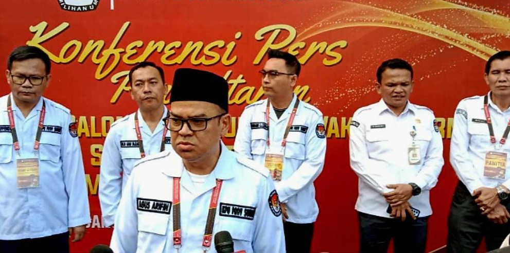 Hingga Hari Terakhir, 2 Bapaslon Pilkada Sumut 2024 Daftar ke KPU Hingga Hari Terakhir, 2 Bapaslon Pilkada Sumut 2024 Daftar ke KPU