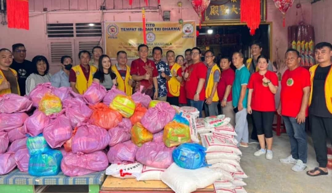 Hasyim SE Bagikan Ratusan Paket Sembako Hasyim SE Bagikan Ratusan Paket Sembako