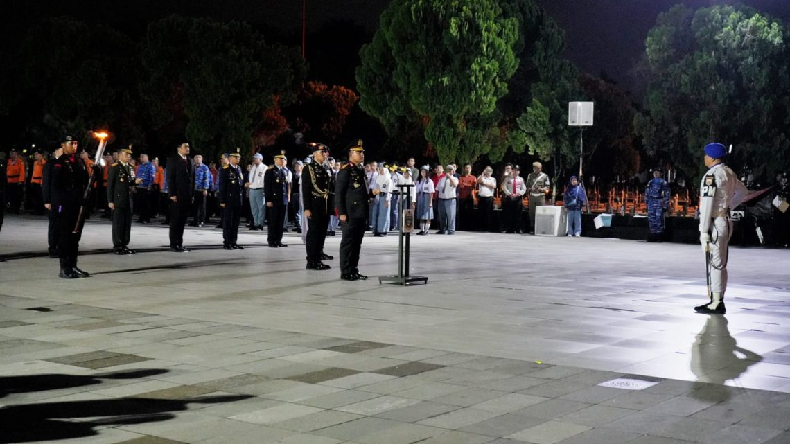 Wali Kota Medan Mengikuti Apel Kehormatan dan Renungan Suci di TMP Bukit Barisan Wali Kota Medan Mengikuti Apel Kehormatan dan Renungan Suci di TMP Bukit Barisan