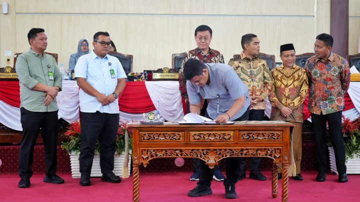 R APBD Kota Medan 2025 Disahkan,Wali Kota Medan: Harus Jadi Stimulus Tumbuh dan Berkembang