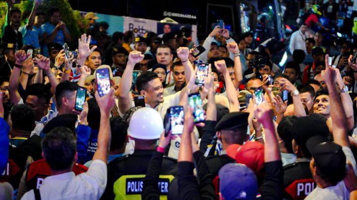Bobby-Surya Naik Bus Hadiri Cabut Nomor Urut Pilgubsu