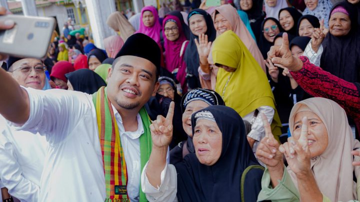 Ribuan Warga dan Jamaah Pengajian Pimpinan Tuan Nalomok Doakan Bobby Nasution Menang