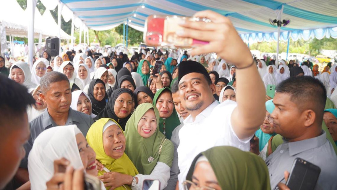 Bobby Nasution Akan Bereskan Jalan Rusak Parah di Hamparan Perak Bobby Nasution Akan Bereskan Jalan Rusak Parah di Hamparan Perak
