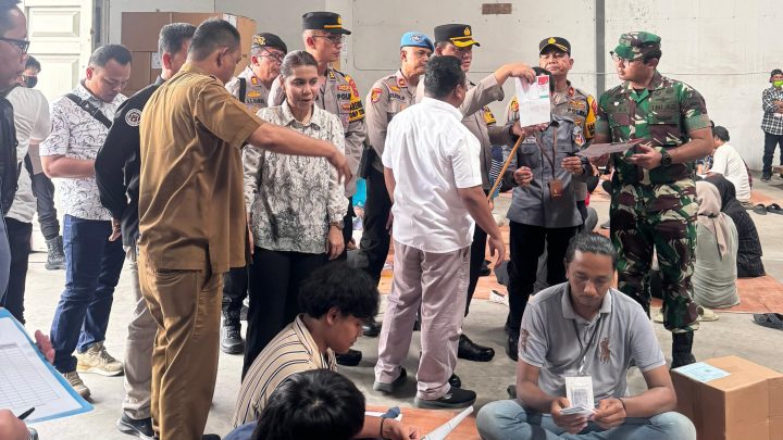 Lipat Kertas Surat Suara Pilkada 2024, KPU Kota Medan Pekerjakan 400 Orang