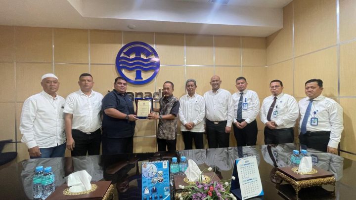 Kompatir Berikan Penghargaan kepada Dewan Pengawas Tirtanadi