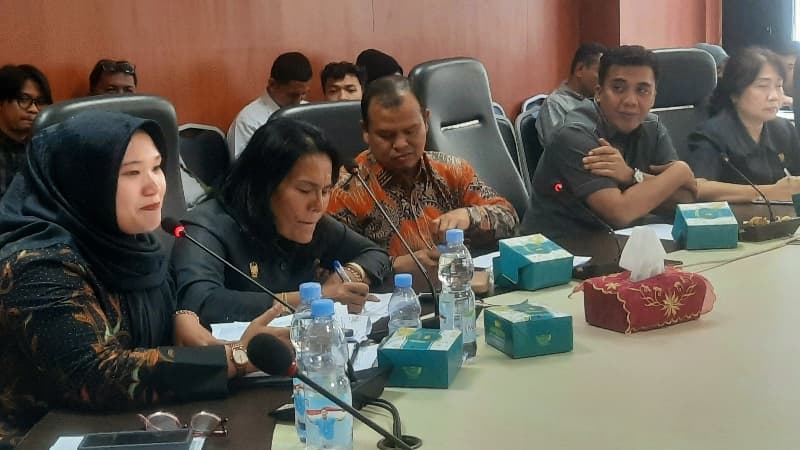 Oknum Petugas Puskesmas Diduga Terima Fee Dari Rumahsakit Swasta Oknum Petugas Puskesmas Diduga Terima Fee Dari Rumahsakit Swasta