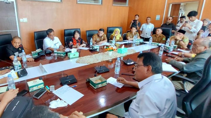 Dilarang Pakai Gedung Sekolah Negeri, Kepsek SMP PGRI 4 Ngadu Ke DPRD