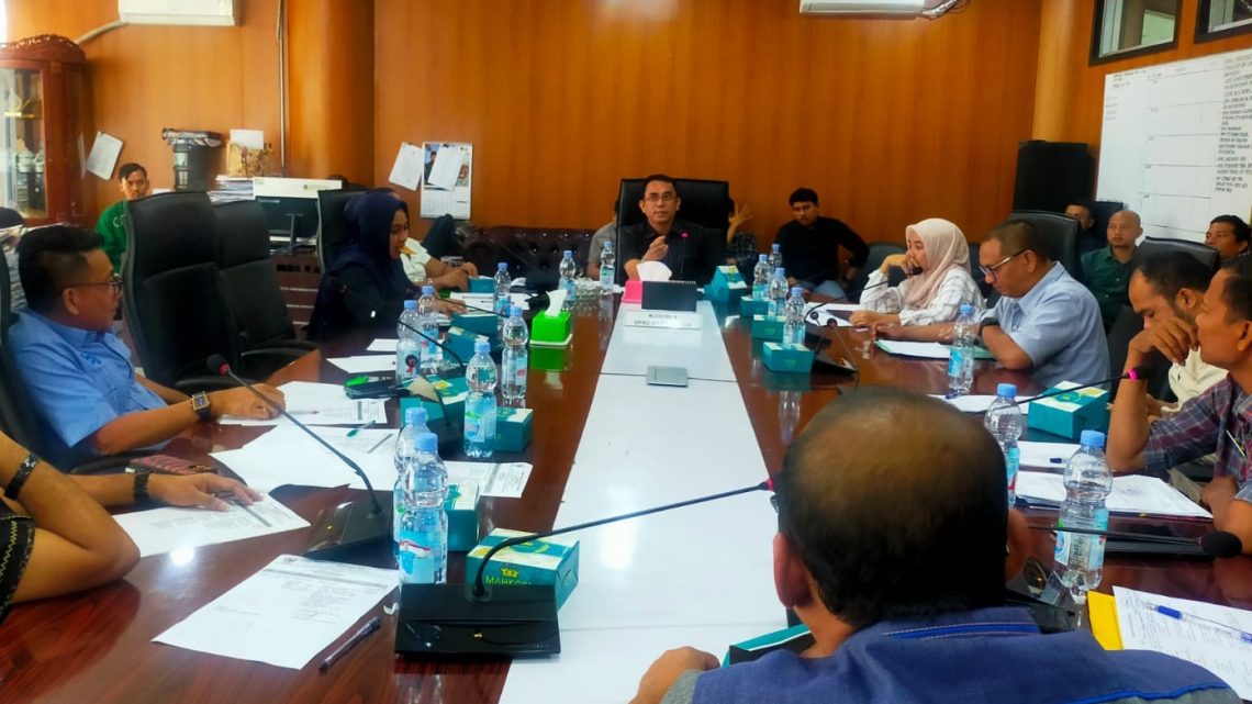 Komisi IV Soroti Reklame Menjamur di Kota Medan Komisi IV Soroti Reklame Menjamur di Kota Medan