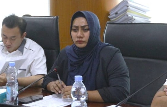 Lailatul Badri Minta Usut dan Tindak Tegas Reklame Ilegal Lailatul Badri Minta Usut dan Tindak Tegas Reklame Ilegal