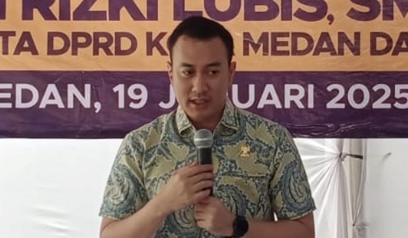 Warga Nangis Ungkap Sulitnya Ngurus Akte Kelahiran, Rizki Lubis: Akan Saya Bantu Hingga Selesai Warga Nangis Ungkap Sulitnya Ngurus Akte Kelahiran, Rizki Lubis: Akan Saya Bantu Hingga Selesai