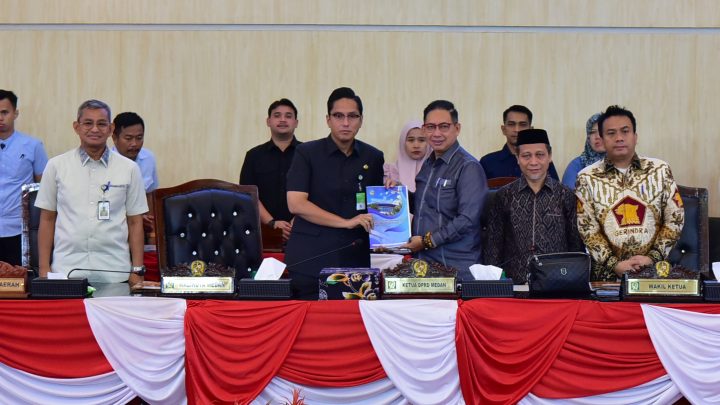 DPRD Medan Serahkan Rekomendasi Pembahasan LKPj 2024 Ke Walikota