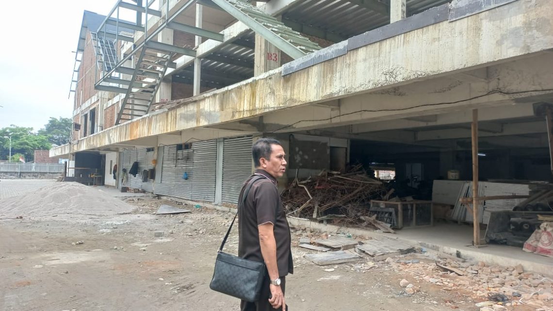 Komisi IV Desak Satpol PP Segel Bangunan Foodcourt Tanpa PBG