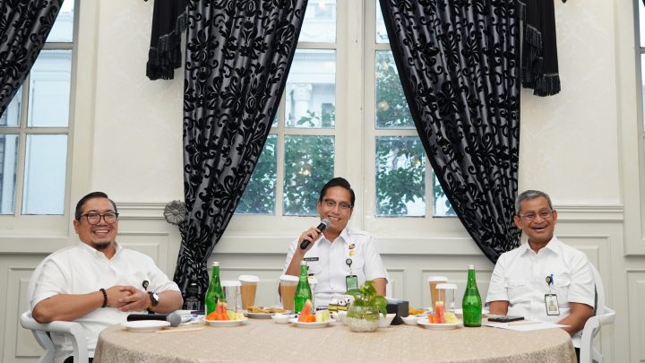 Rico Waas: Kita Harus Bermanfaat Untuk Masyarakat