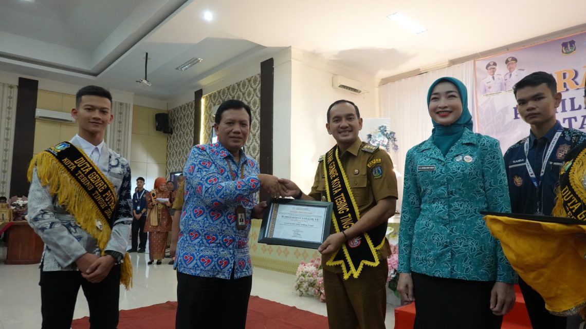 Wali Kota Tebing Tinggi Harap Duta Genre Jadi Role Model dan Penyalur Informasi Atasi Masalah Remaja Wali Kota Tebing Tinggi Harap Duta Genre Jadi Role Model dan Penyalur Informasi Atasi Masalah Remaja