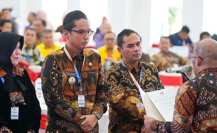 Rico Waas Terpilih Sebagai Ketua Komwil I APEKSI 2025-2028 Rico Waas Terpilih Sebagai Ketua Komwil I APEKSI 2025-2028