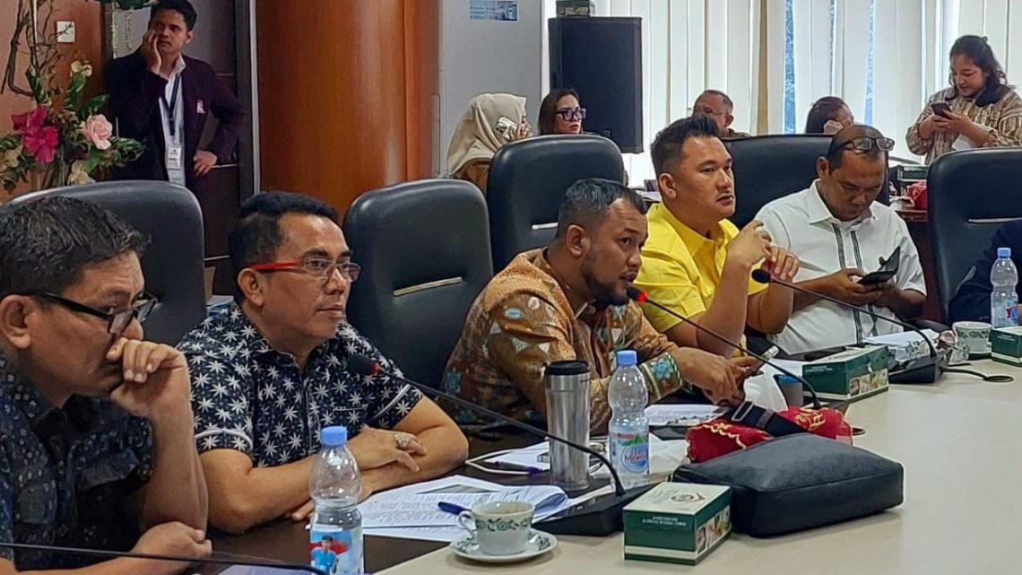 Komisi IV Bersama Lintas Instansi Akan Tinjau Paluh Diduga Ditimbun di Belawan Komisi IV Bersama Lintas Instansi Akan Tinjau Paluh Diduga Ditimbun di Belawan