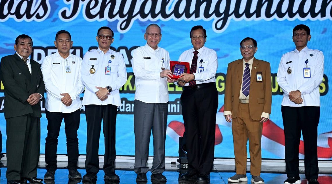 Simposium Bela Negara Humanis, Pj Sekdaprov Sumut Berharap Anak Muda Jadi Pioner Perubahan Simposium Bela Negara Humanis, Pj Sekdaprov Sumut Berharap Anak Muda Jadi Pioner Perubahan